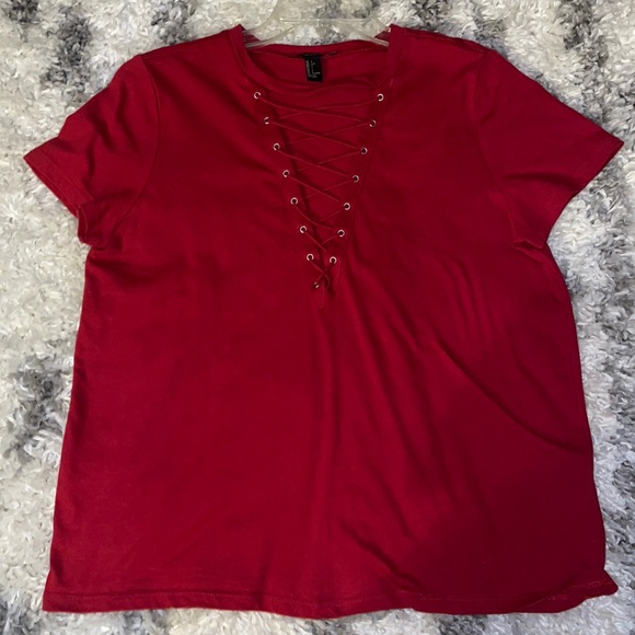 Red T-shirt - Picture 1 of 2